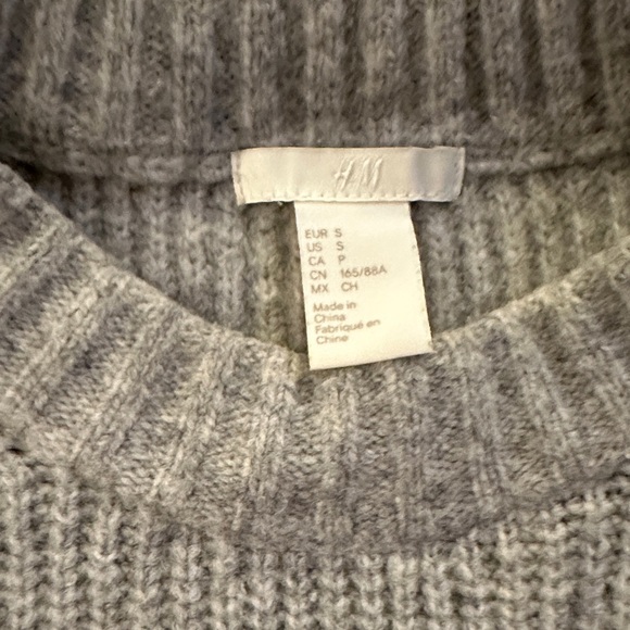 H&M sweater - Picture 3 of 5